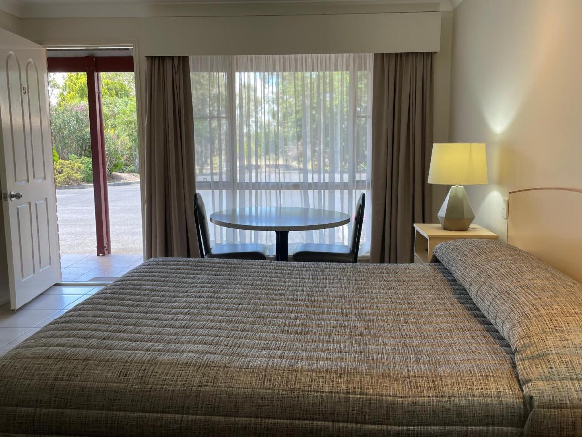 Motel Crows Nest Motel 4*