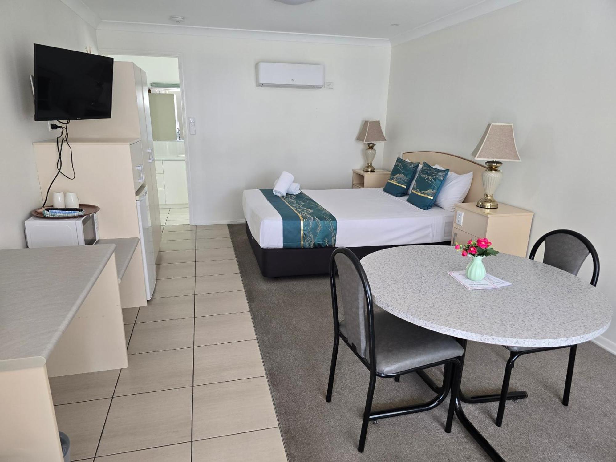 Crows Nest Motel